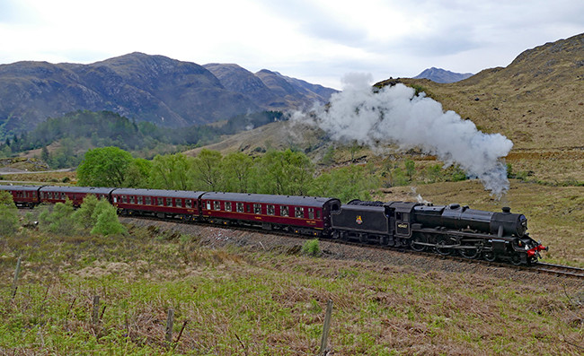 Te vas de vacaciones, te quedas atrapado y ¡Te rescata el #Hogwarts Express!
