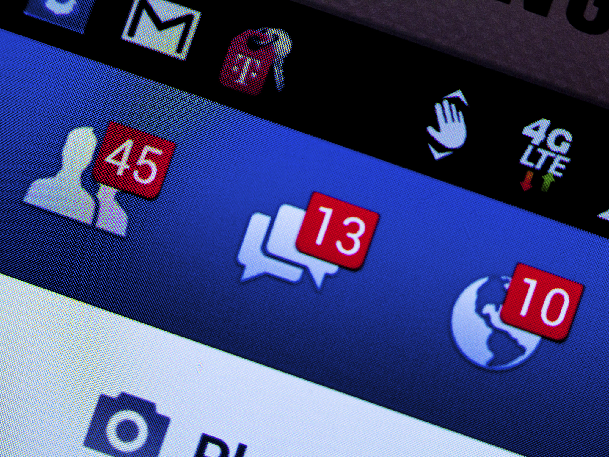 Abren más de 1.000 plazas en #facebook para revisión de anuncios
