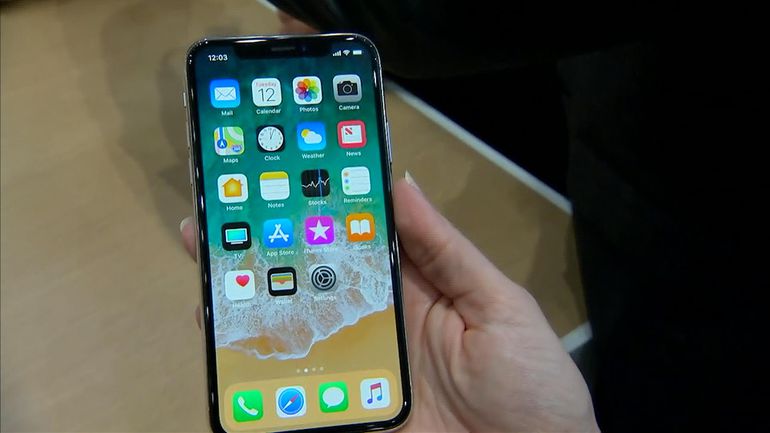 Video viral de hija mostrando #iPhoneX le cuesta el trabajo a su papá
