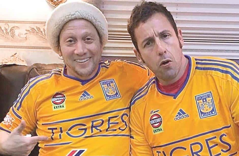 Famosos lucen su amor a la camiseta