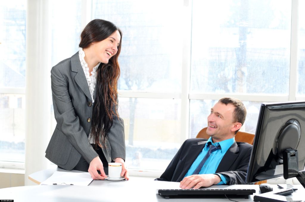 Llevarte demasiado bien con tu jefe puede llegar a arruinar tu vida profesional