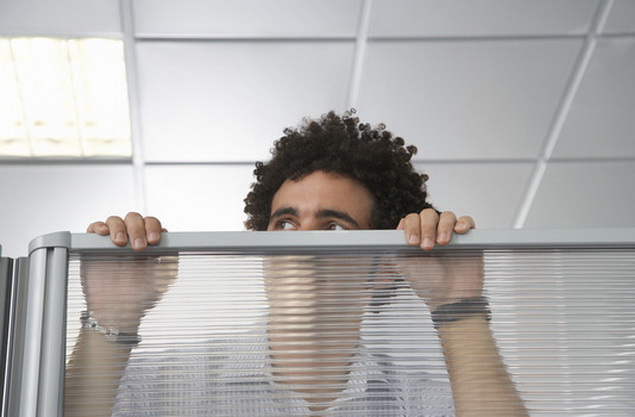 ¿Qué hacer cuando de plano no te llevas bien con tus compañeros de trabajo? ¡Aquí te decimos!