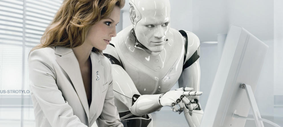 Advierten que mujeres enfrentan mayor riesgo laboral ¿Por robots?