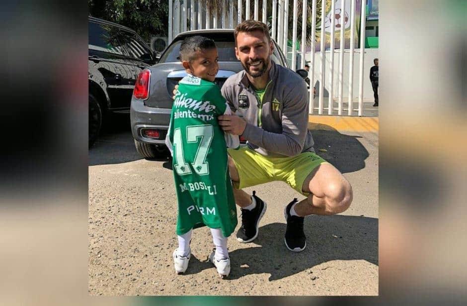 Boselli sorprende a niño fan del León