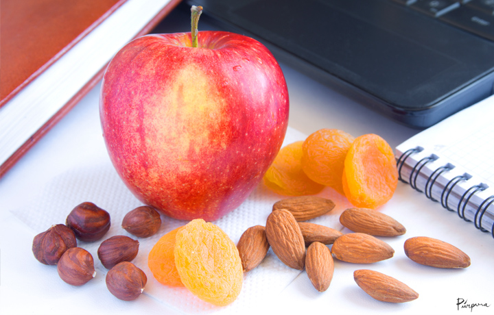 ¡No te resistas! Los 8 Snacks Saludables Para Sobrevivir a la Jornada De Trabajo