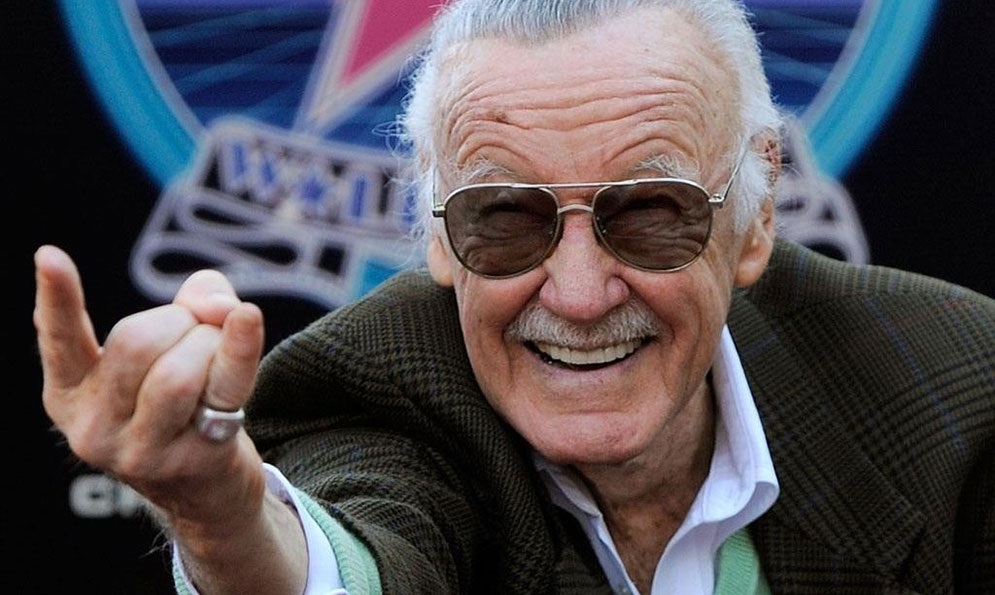 #GafeteFreak Stan Lee y su batalla contra la neumonía