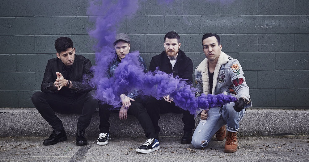 #MúsicaDeGafete Fallo Out Boys estrenan al 3 x 1
