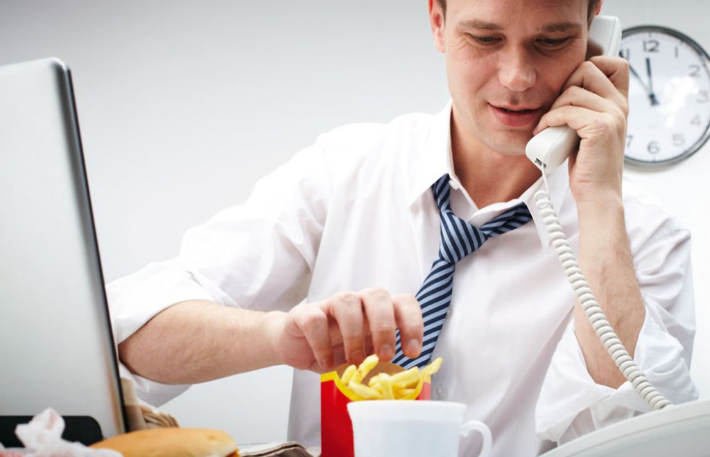 5 CONSEJOS PARA MEJORAR TU ALIMENTACIÓN SI ERES OFICINISTA