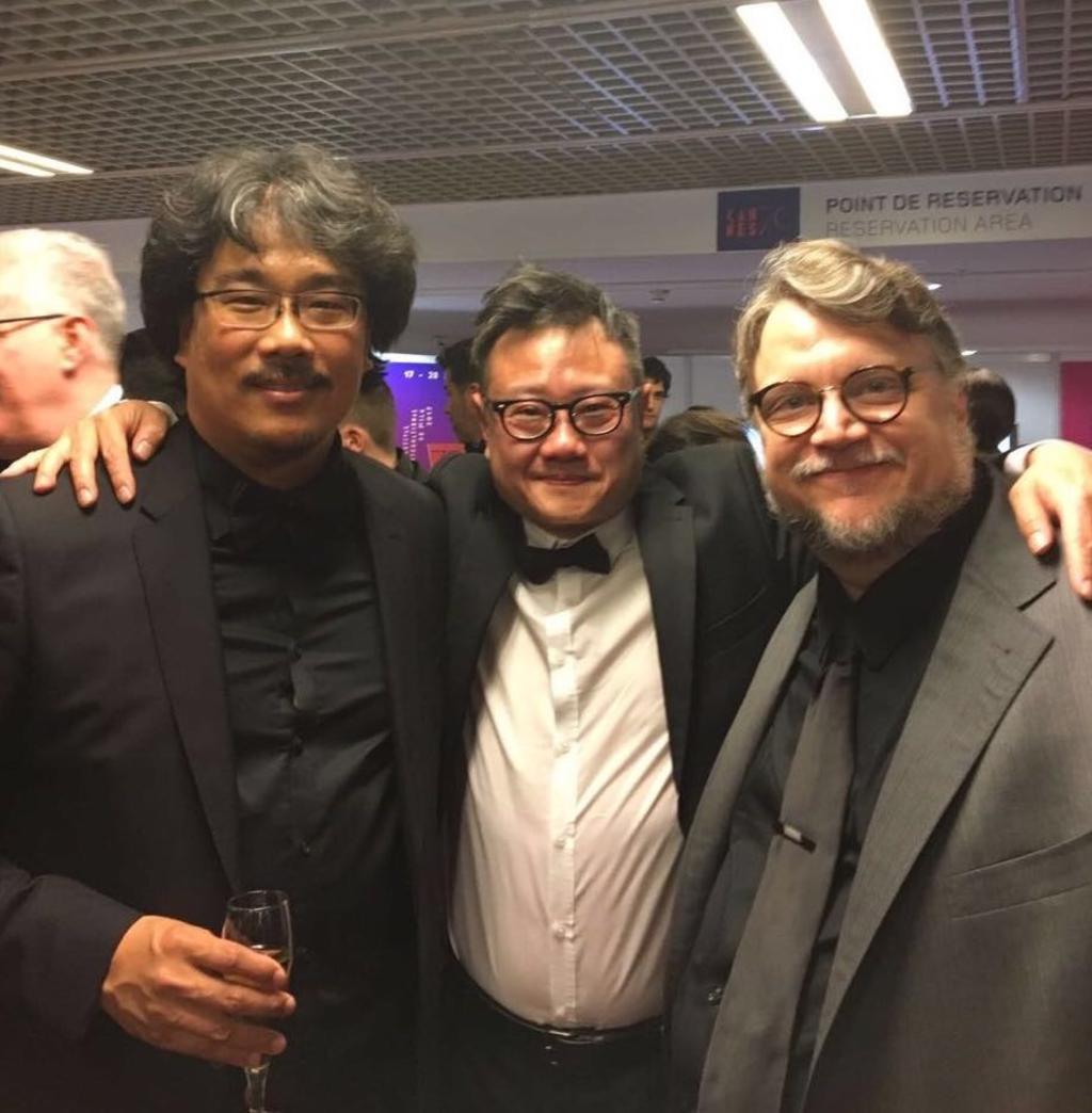 Así celebra Guillermo del Toro triunfo de Bong Joon-Ho en el Oscar