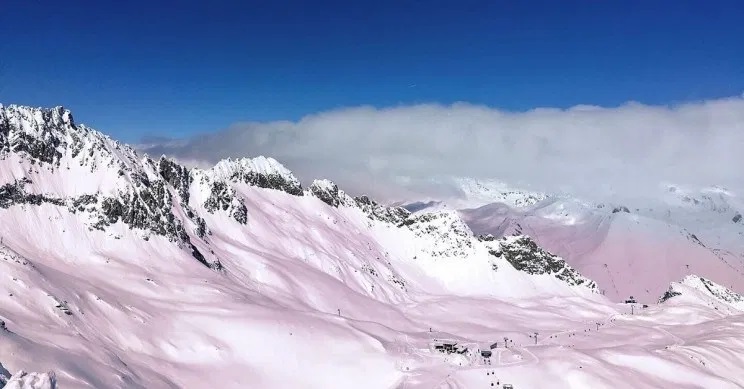 Maravillas del mundo, Los Alpes se visten de nieve rosa, aunque…