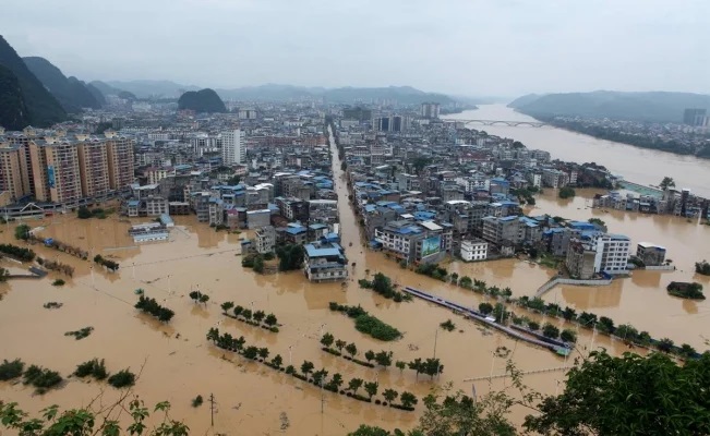 140 muertos tras inundaciones en China