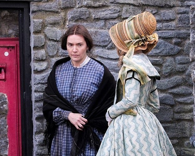 Kate Winslet y Saoirse Ronan protagonizan un romance en ‘Ammonite’