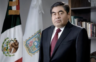 Miguel Barbosa busca obtener la fortuna de 720 mdd de la Fundación Mary Street Jenkins.