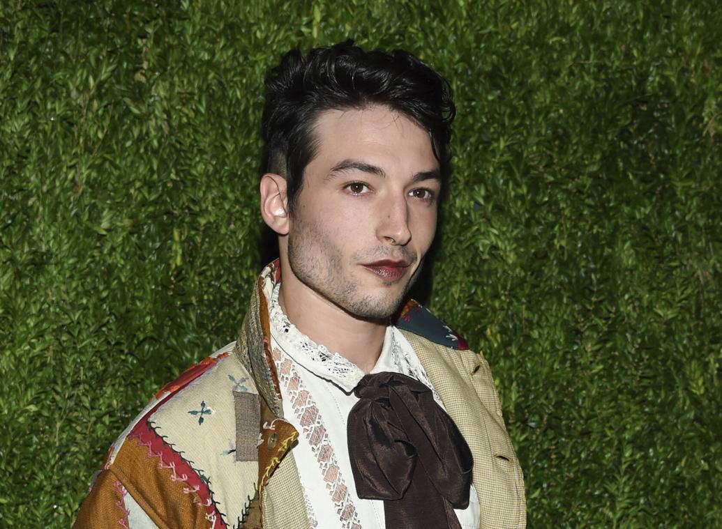 Pareja de Hawái pide desestimar orden contra Ezra Miller￼
