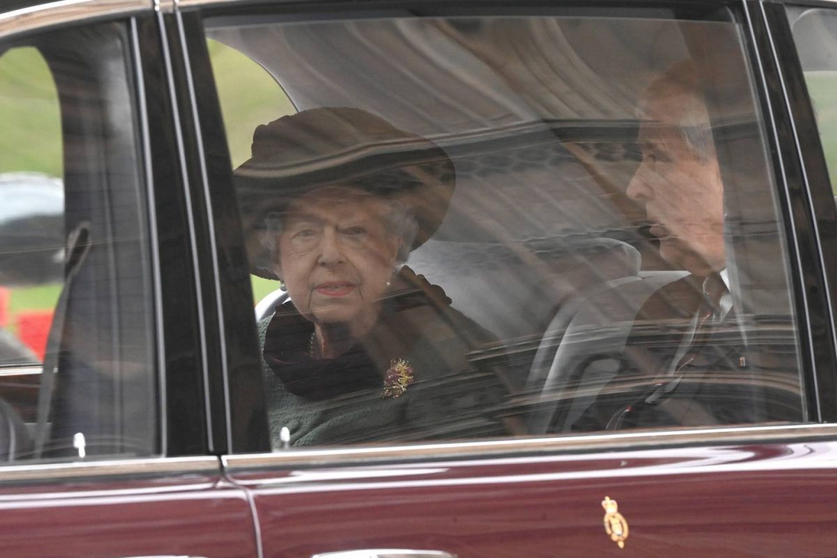 Reina Isabel II revela que el coronavirus la dejó “exhausta”