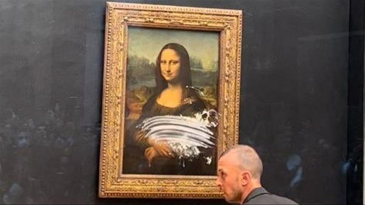 La Mona Lisa recibe pastel en su rostro
