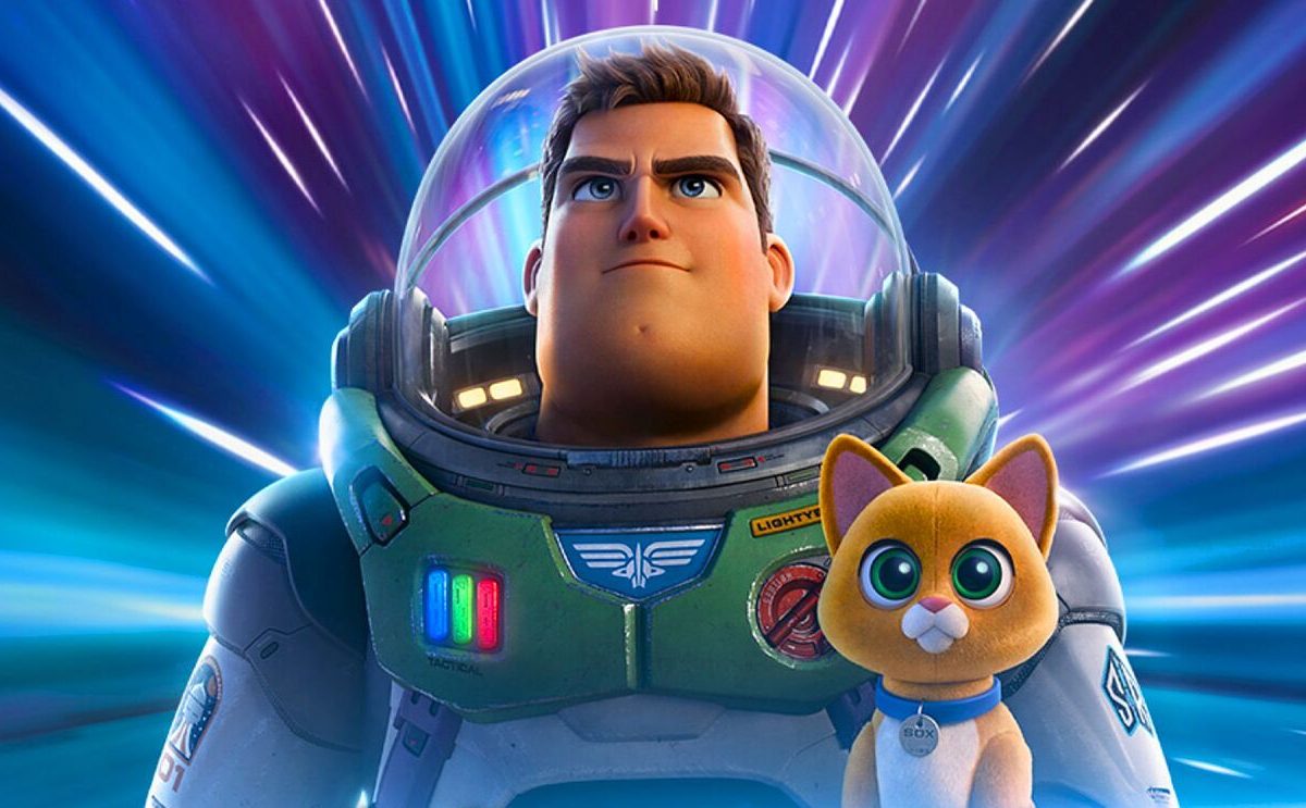 NOTICIA: Los países musulmanes prohíben la película “Lightyear” por los besos femeninos