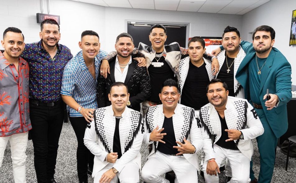 Se llena el Zócalo por concierto de Grupo Firme