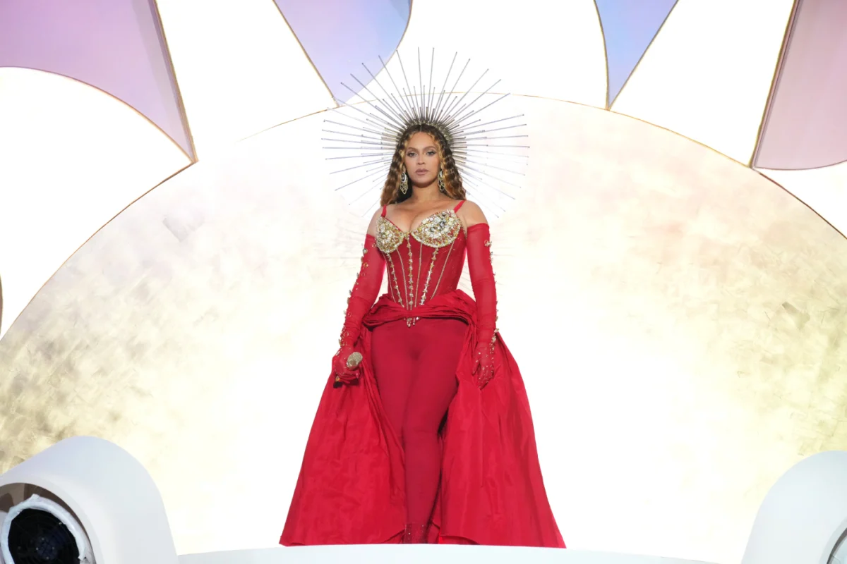 Beyonce desata críticas y controversia por su presentación en Dubai
