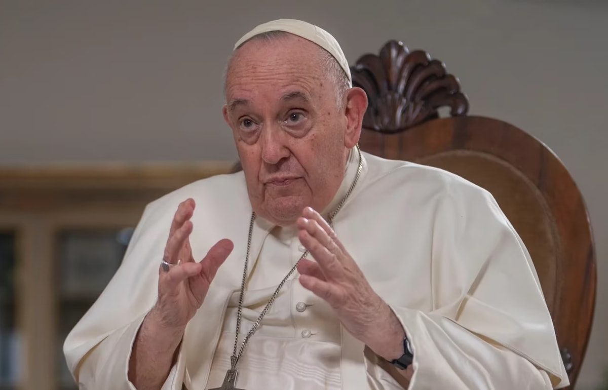 El Papa Francisco critica leyes contra la homosexualidad