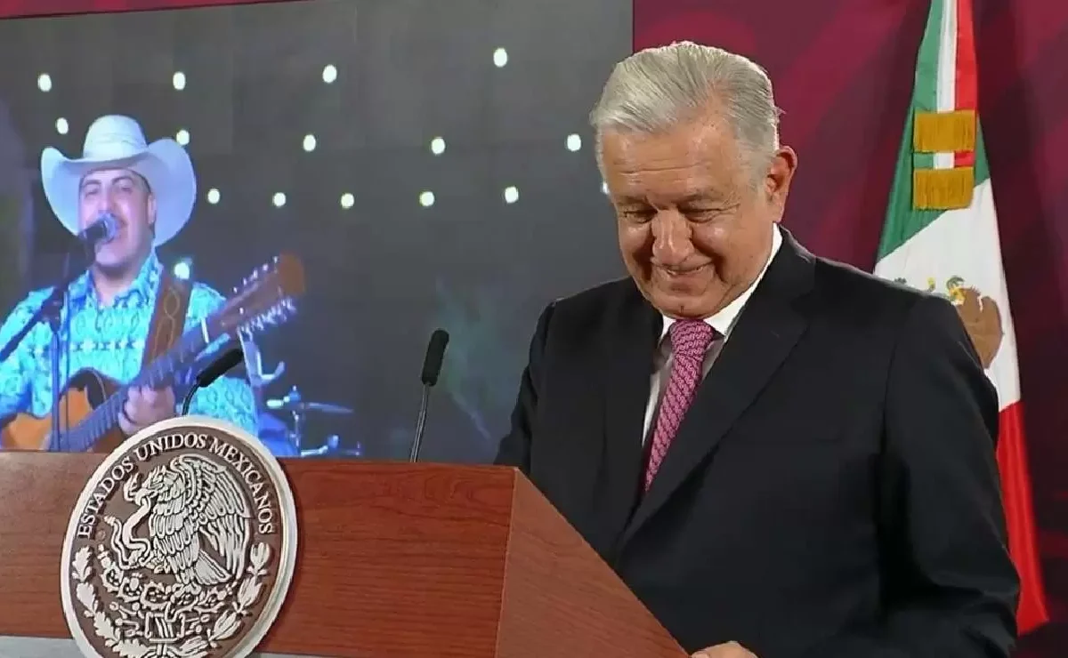 AMLO recomienda música positiva a jóvenes para evitar letras que promueven drogas y violencia