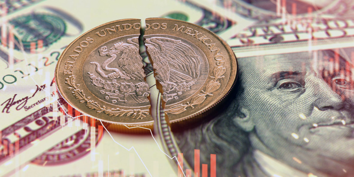 Peso se deprecia frente al dólar debido a recorte de calificación crediticia de Estados Unidos