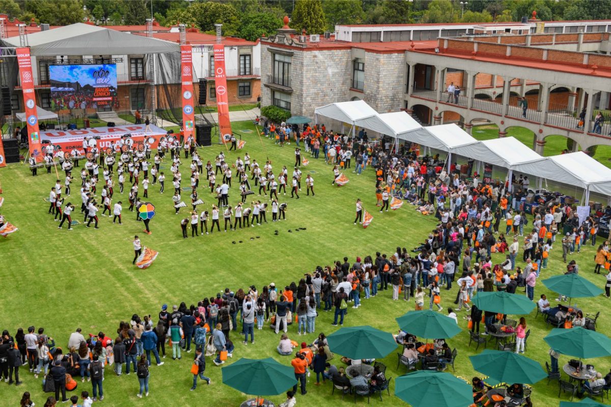 Jóvenes viven la experiencia de Expo UDLAP
