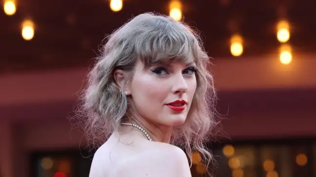 ¿Cómo Está EE. UU. Combatiendo los Deepfakes? Legisladores Buscan Soluciones Después del Caso Taylor Swift
